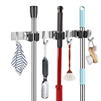SHYOSUCCE Colgador de Escobas y Fregonas de Acero Inoxidable- Soporte para Escobas con 3 Posiciones y 4 Ganchos para…